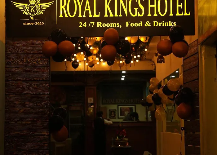 ホテル Royal Kings